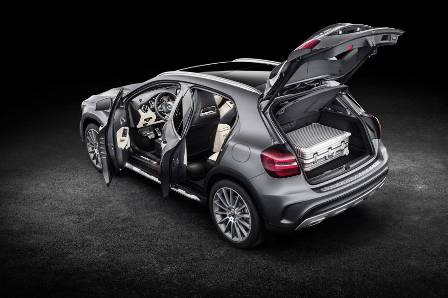  Mercedes-Benz GLA250 4Matic AMG Line 2017 года  (WW) (фото 4 из 13)
